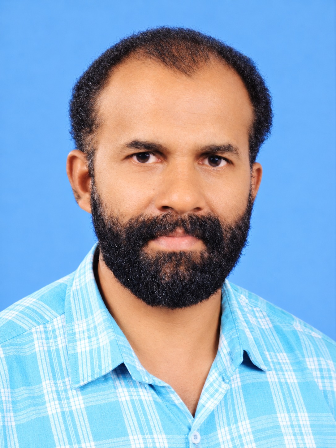 Adv. Vinoy, LLM, MSW, MBA